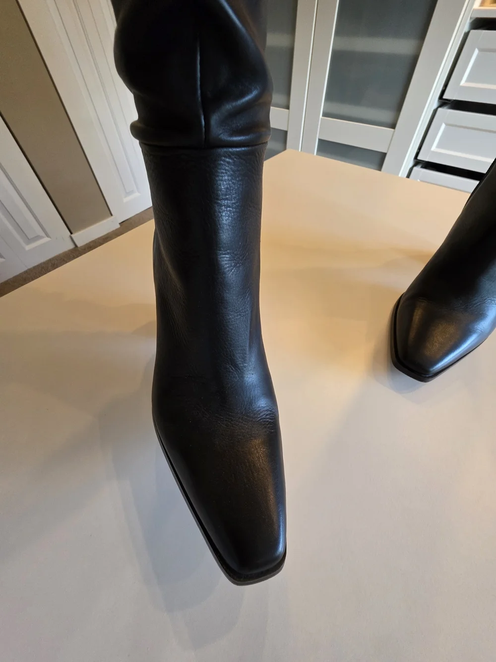 Vince Camuto Aprine Leather Boot -Sz 7.5